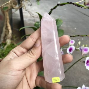 TRỤ ĐÁ PHONG THỦY THẠCH ANH HỒNG KT 10x3CM, KL 101G (THO26)