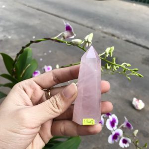 TRỤ ĐÁ PHONG THỦY THẠCH ANH HỒNG KT 7,5x2,7CM, KL 61G (THO28)