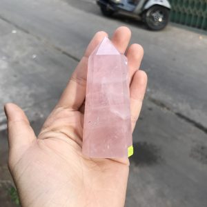 TRỤ ĐÁ PHONG THỦY THẠCH ANH HỒNG KT 8,6x3,3CM, KL 127G (THO37)