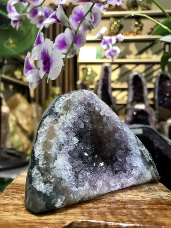 THẠCH ANH TÍM ĐỂ BÀN LÀM VIỆC KT: 7,5x9,3CM, KL 346G (TIM656)