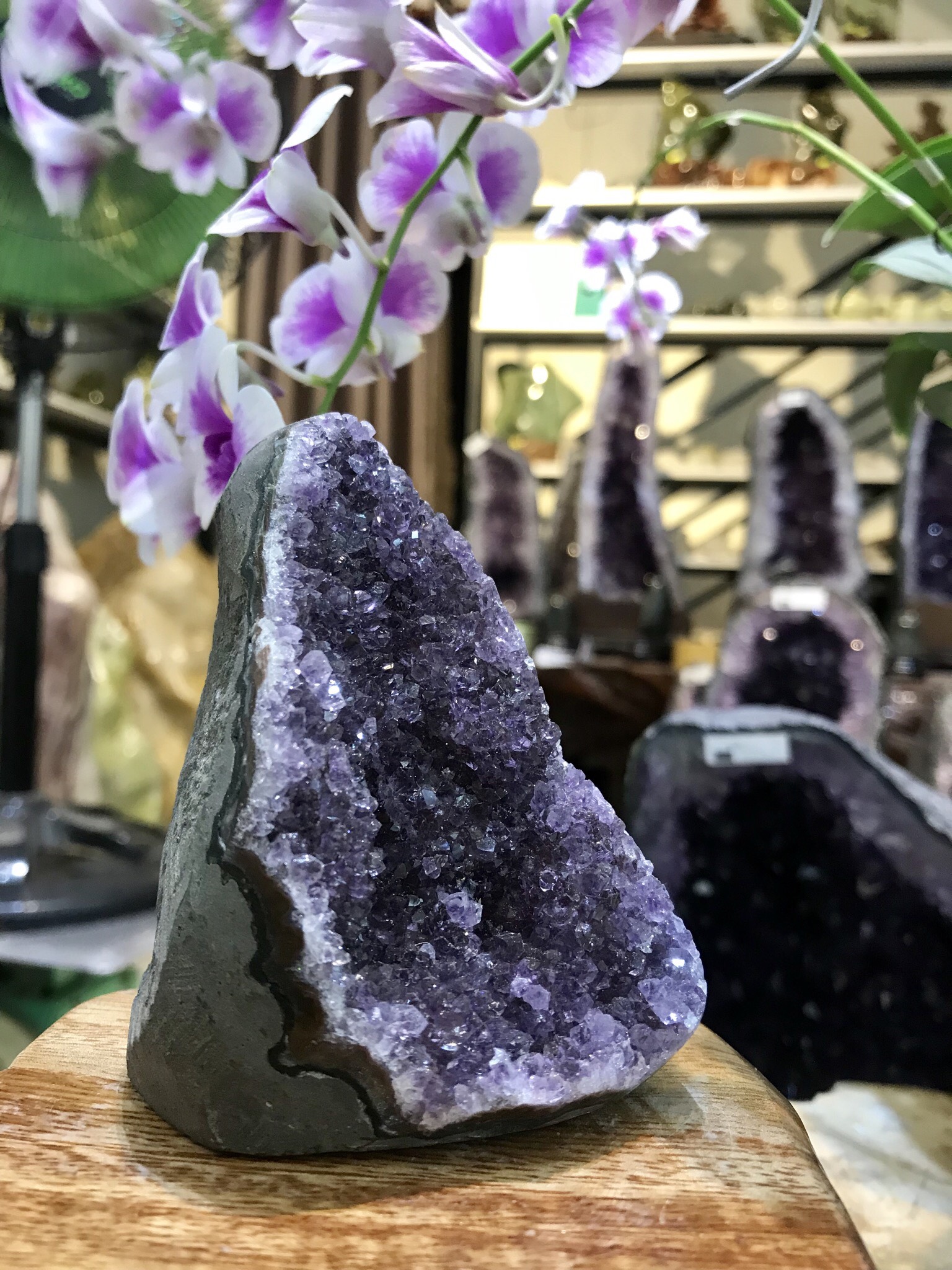 THẠCH ANH TÍM ĐỂ BÀN LÀM VIỆC KT: 10,5x7CM, KL 360G (TIM648)