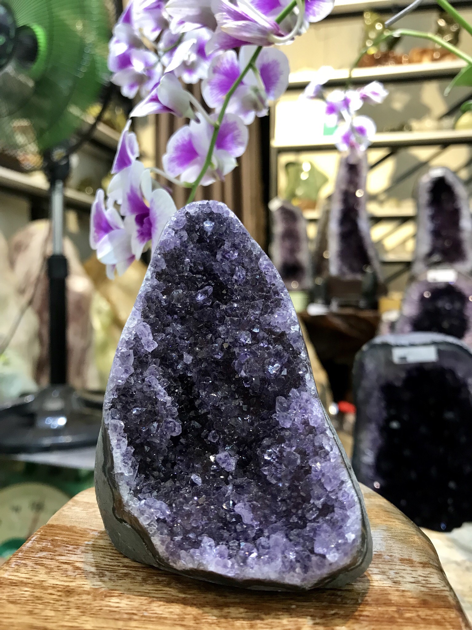 THẠCH ANH TÍM ĐỂ BÀN LÀM VIỆC KT: 10,5x7CM, KL 360G (TIM648)