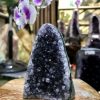 THẠCH ANH TÍM ĐỂ BÀN LÀM VIỆC KT: 8x4,5CM, KL 182G (TIM637)