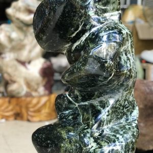 ĐÁ CẢNH TỰ NHIÊN NGỌC SERPENTINE XANH ĐEN DÁNG BON SAI KT : 65cm x 30cm (MS: 277)