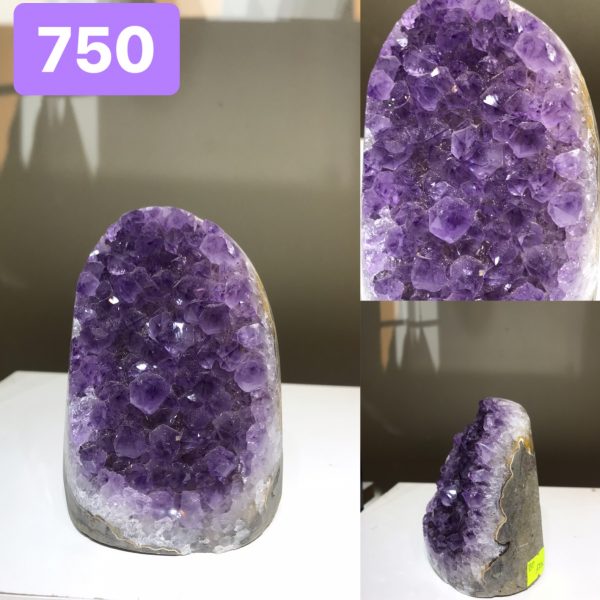 Hốc thạch anh tím nhỏ - Amethyst geode -10x6cm(MS : 750)