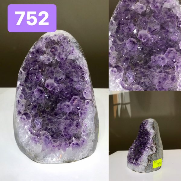 Hốc thạch anh tím nhỏ - Amethyst geode -10x7cm(MS : 752)