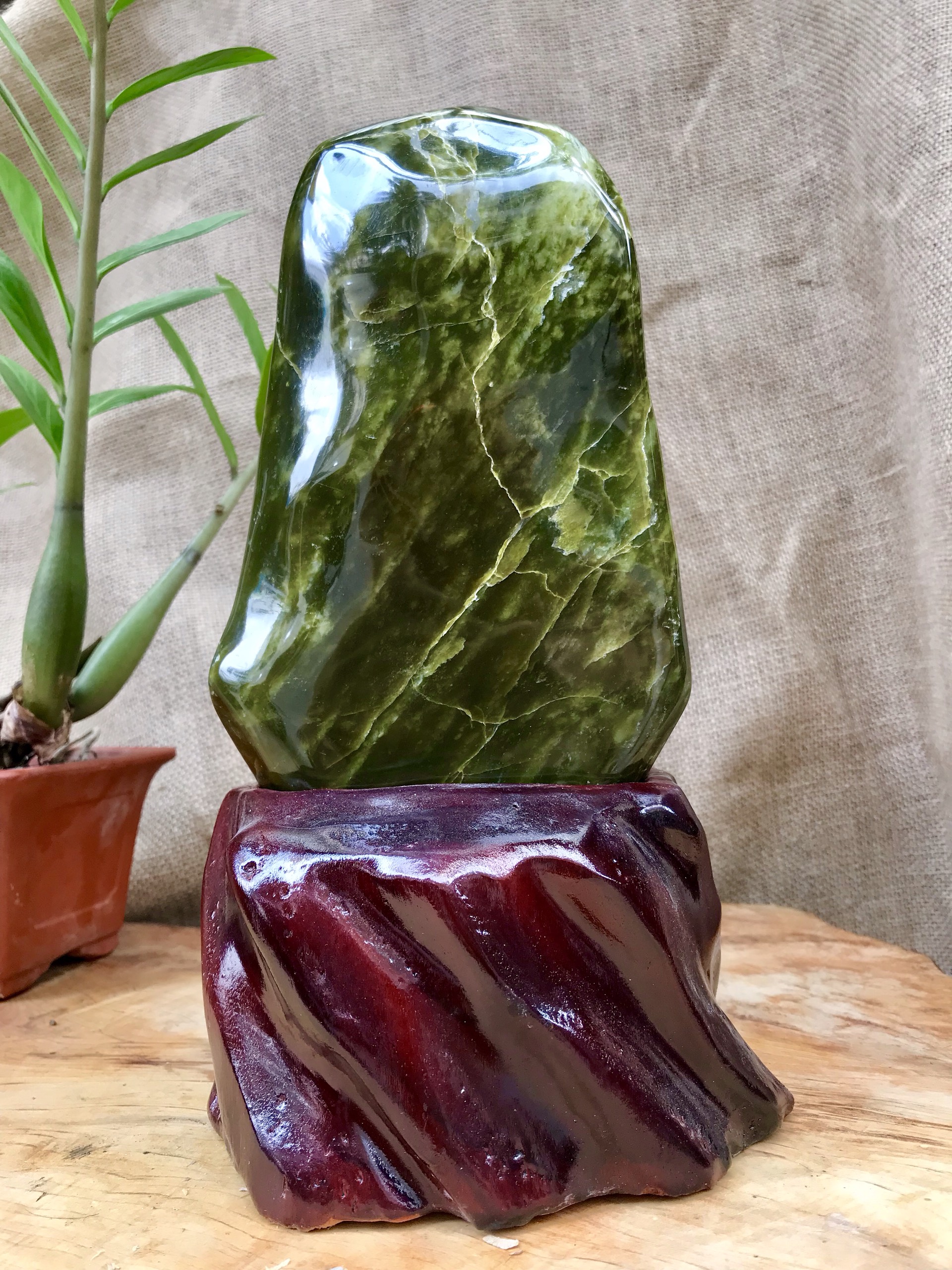 CÂY ĐÁ PHONG THỦY ĐỂ BÀN ĐÁ SERPENTINE ĐEN VÀNG KT: 29X15CM (CAO GỒM ĐẾ 9CM) MS: VS35