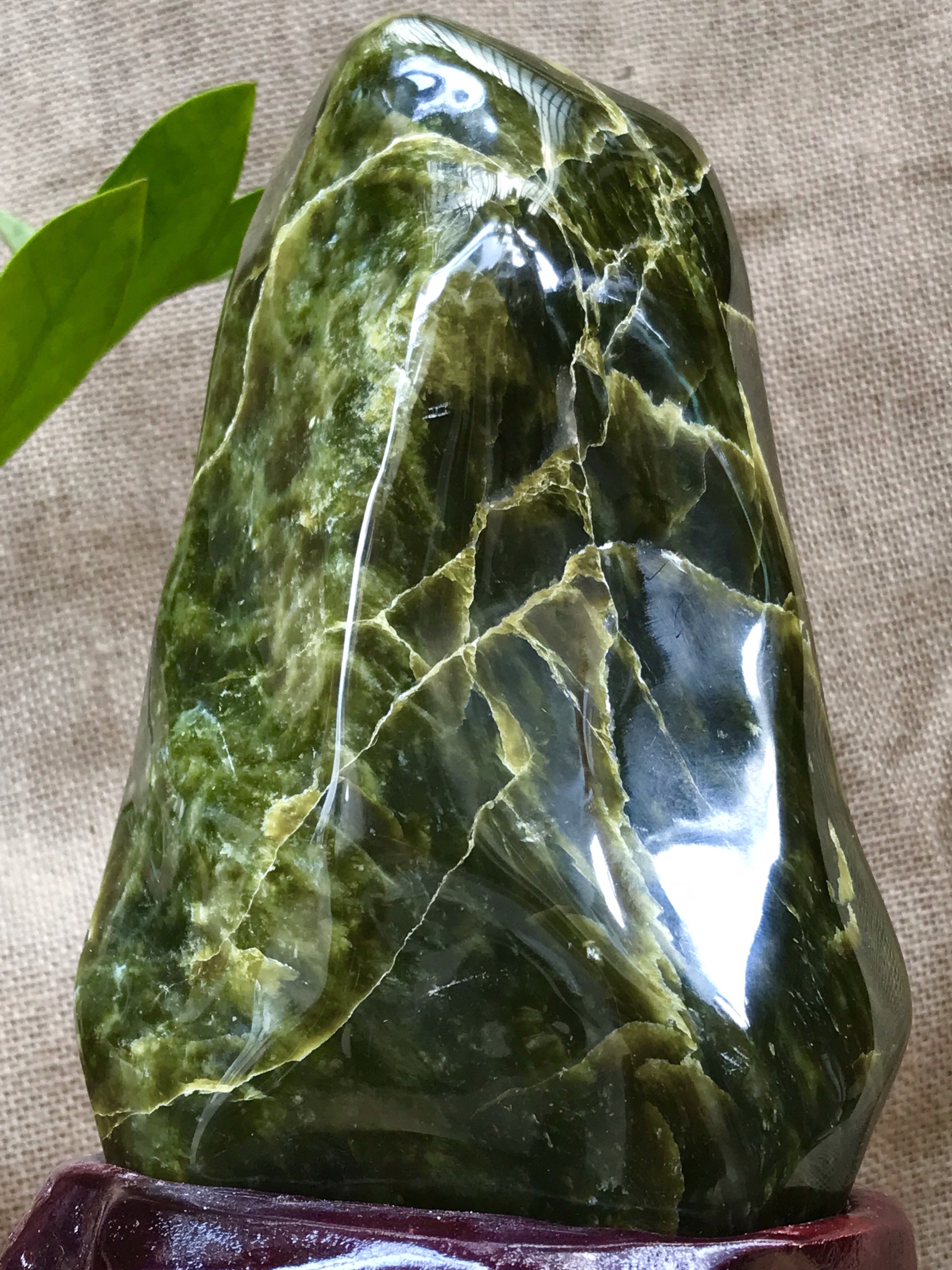 CÂY ĐÁ PHONG THỦY ĐỂ BÀN ĐÁ SERPENTINE ĐEN VÀNG KT: 29X15CM (CAO GỒM ĐẾ 9CM) MS: VS35