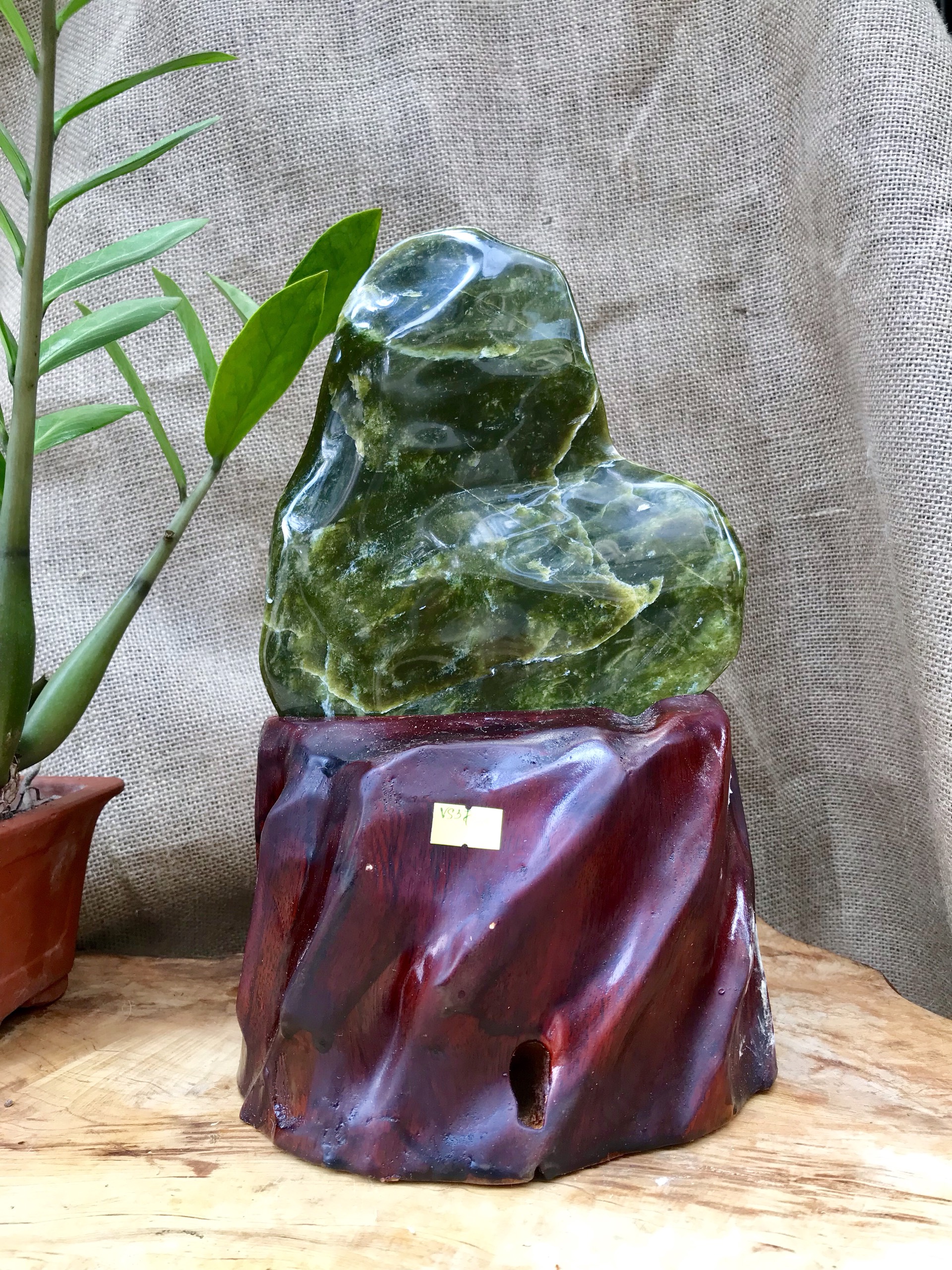 CÂY ĐÁ PHONG THỦY ĐỂ BÀN ĐÁ SERPENTINE XANH NGỌC KT: 31,5X18CM (CAO GỒM ĐẾ 13CM) MS: VS37