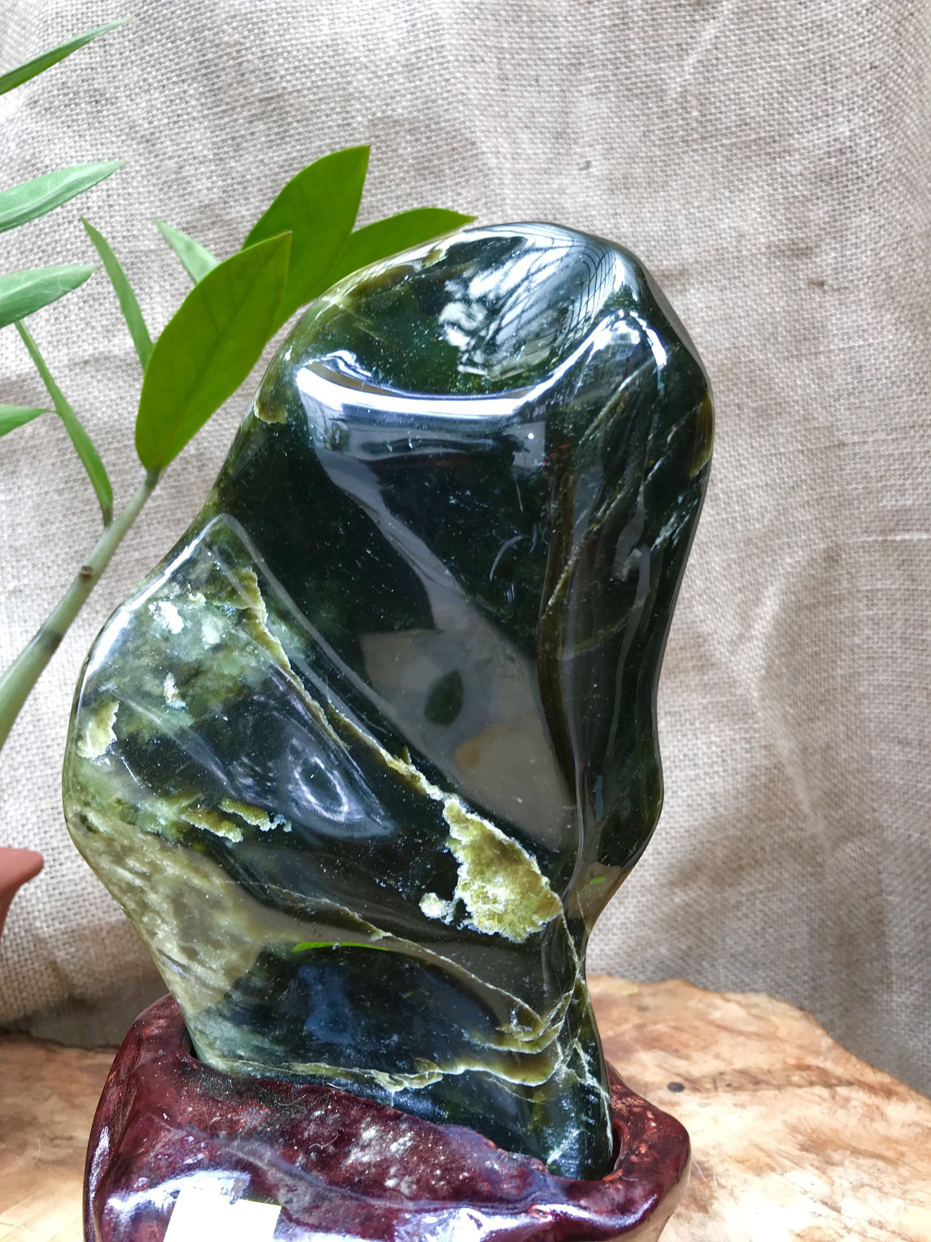CÂY ĐÁ PHONG THỦY ĐỂ BÀN ĐÁ SERPENTINE XANH NGỌC KT: 28X12CM (CAO GỒM ĐẾ 10CM) MS: VS38