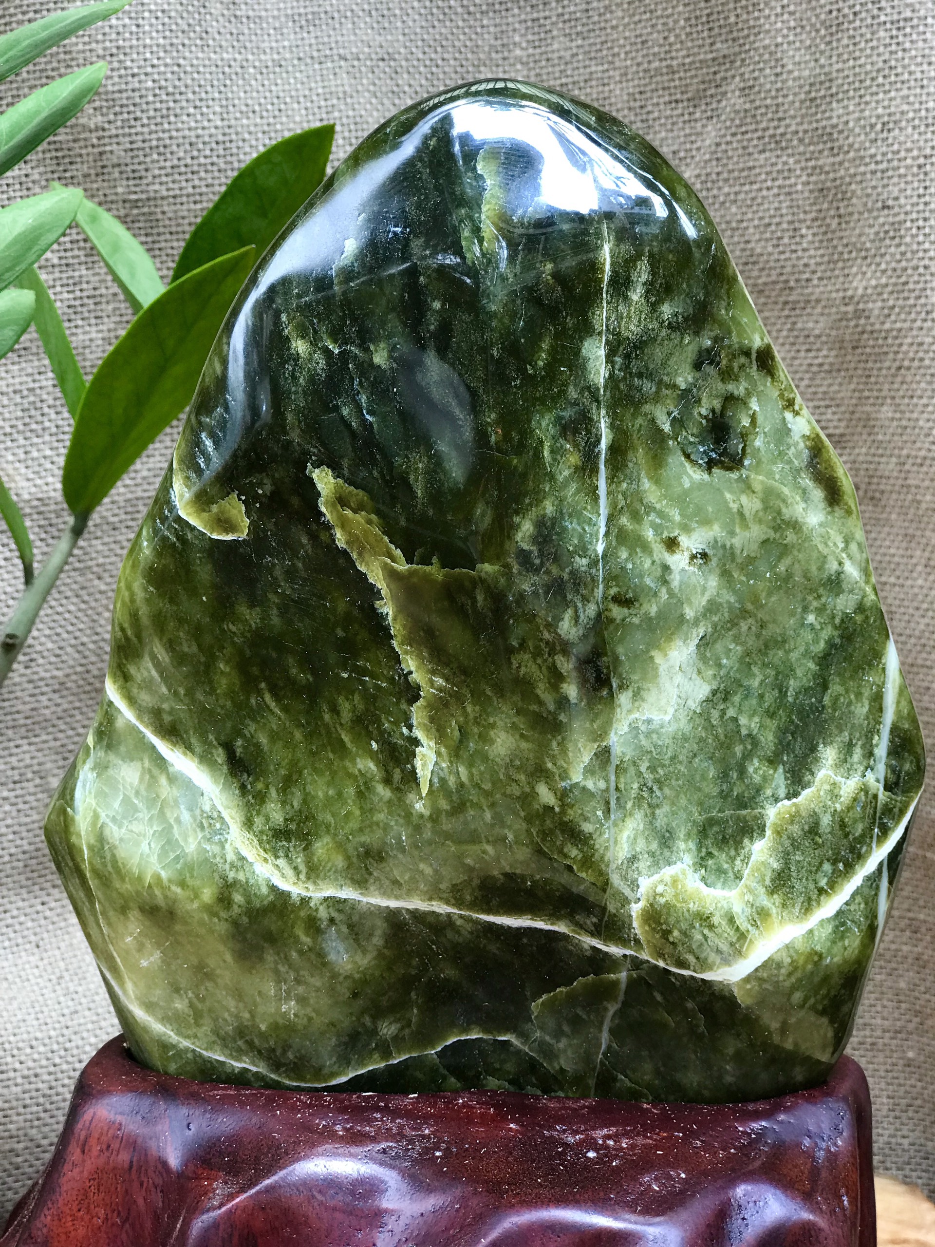 CÂY ĐÁ PHONG THỦY ĐỂ BÀN ĐÁ SERPENTINE XANH NGỌC KT: 33X16CM (CAO GỒM ĐẾ 12CM) MS: VS44