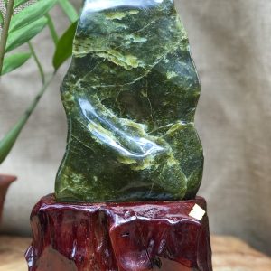 CÂY ĐÁ PHONG THỦY ĐỂ BÀN ĐÁ SERPENTINE XANH NGỌC KT: 34X15CM (CAO GỒM ĐẾ 11CM) MS: VS45