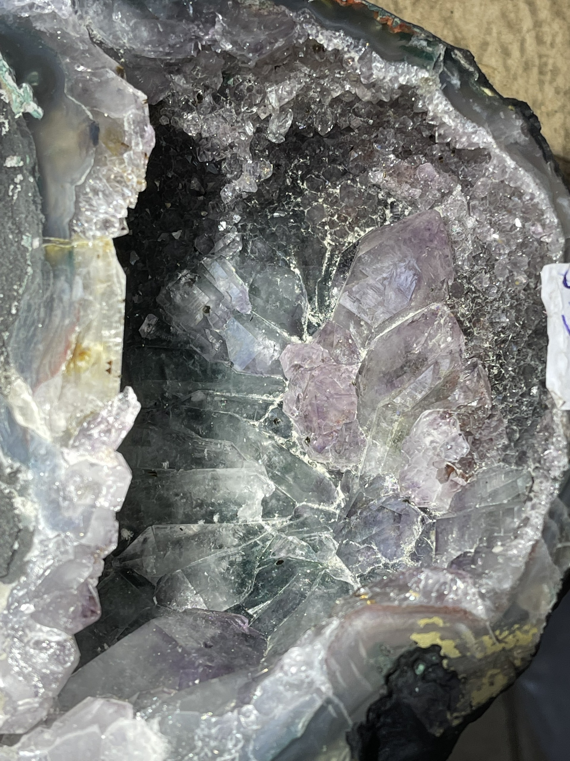 Hốc thạch anh tím - Amethyst Geode - KT : 12x13 (T82)