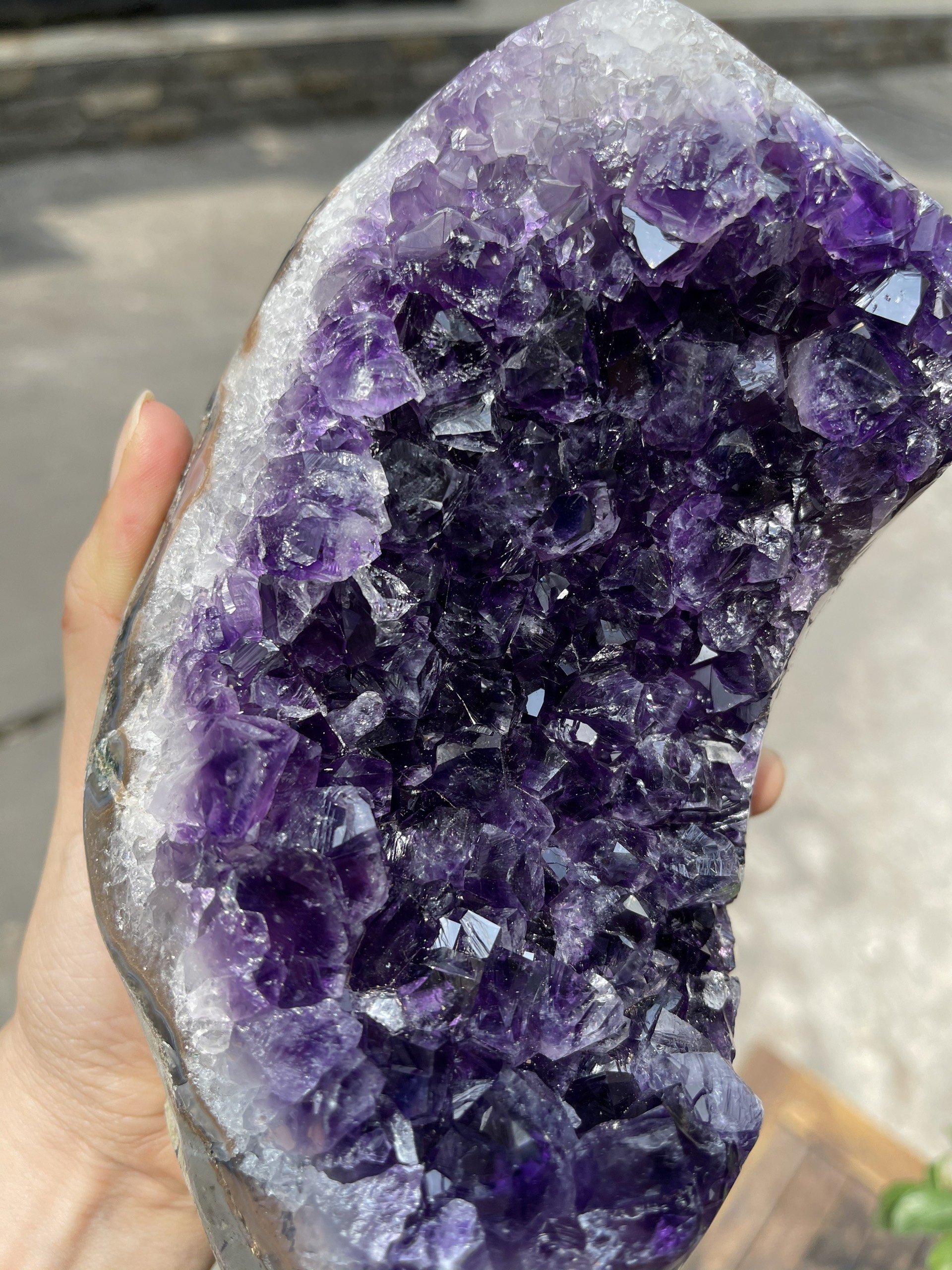 Bông thạch anh tím đậm - AMETHYST GEODE KT 20x11 CM (MS: TIM779)