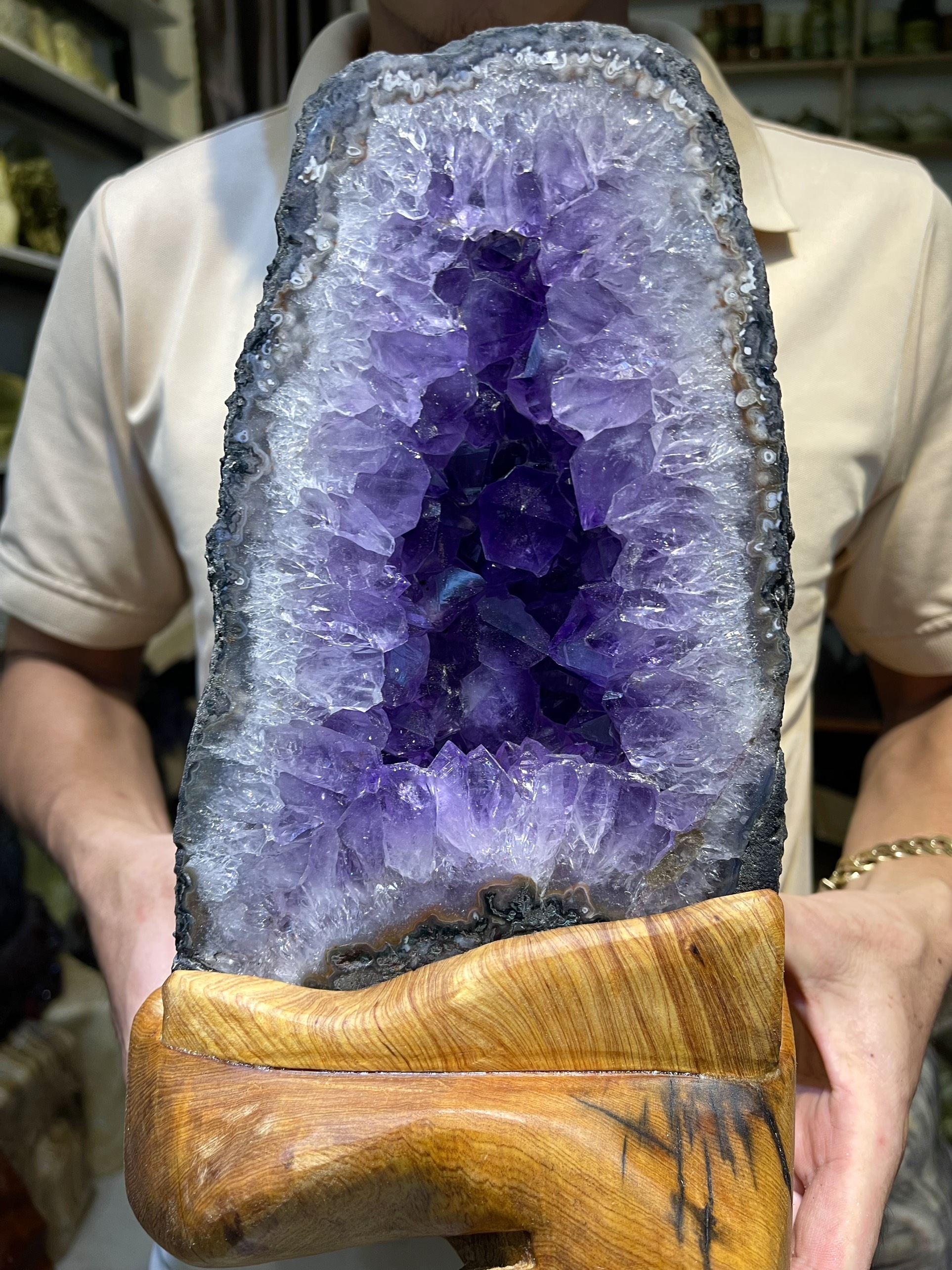 Hốc thạch anh tím - Amethyst geode