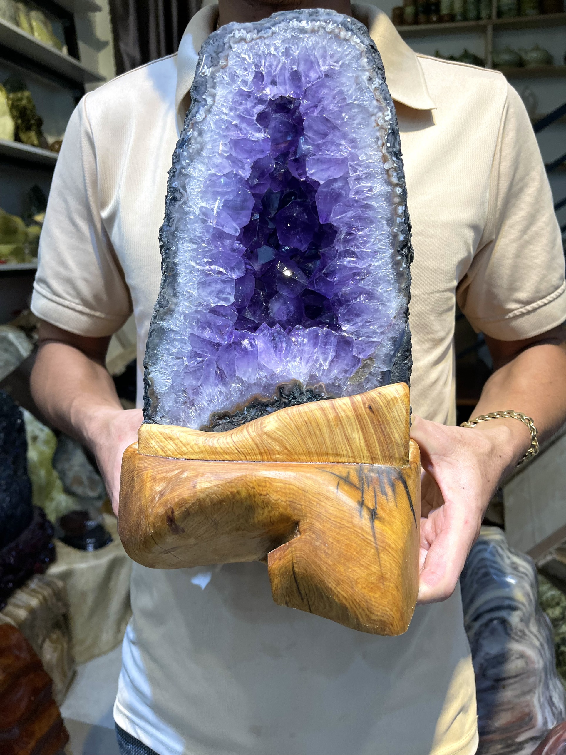 Hốc thạch anh tím - Amethyst geode