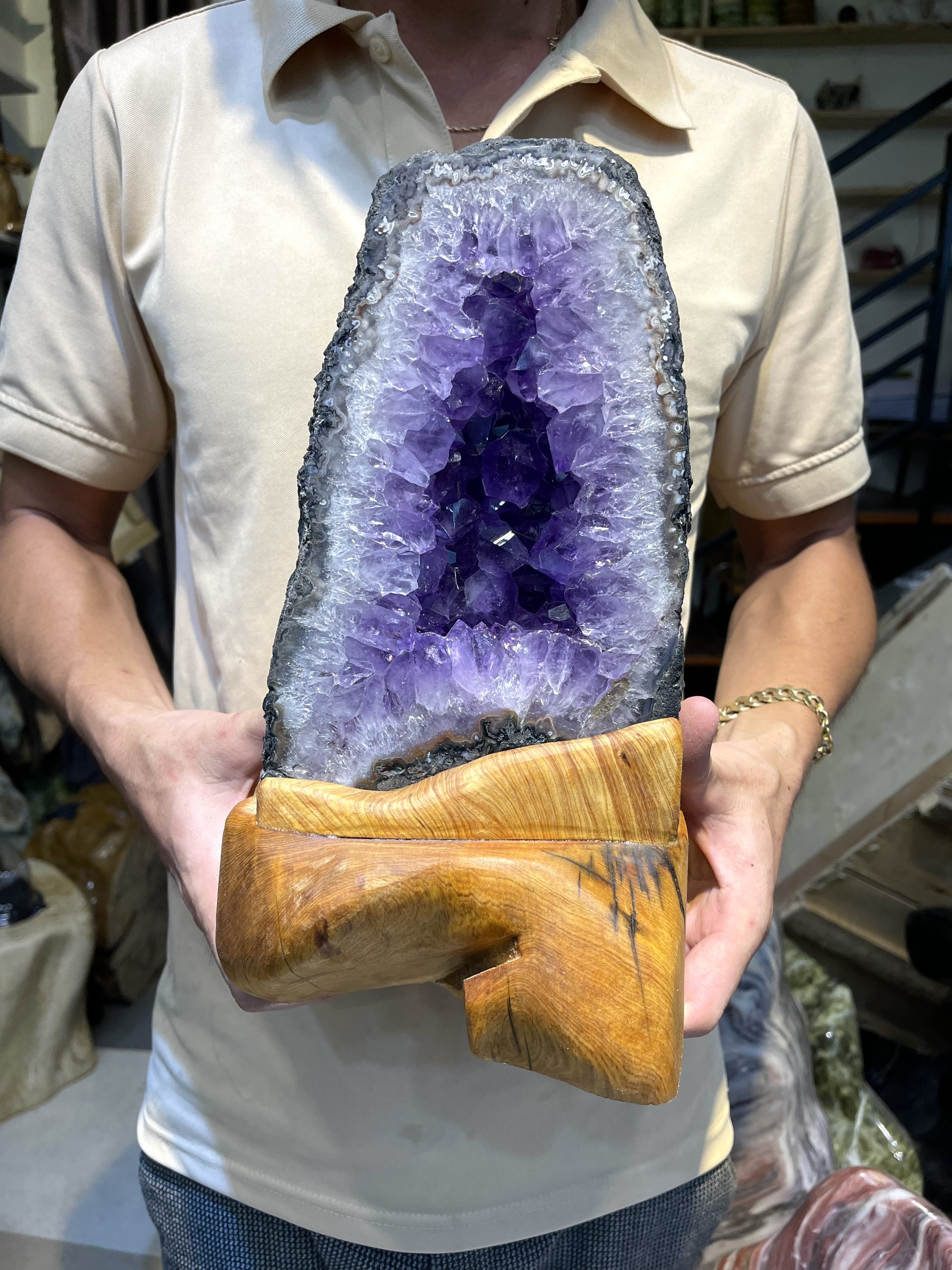 Hốc thạch anh tím - Amethyst geode