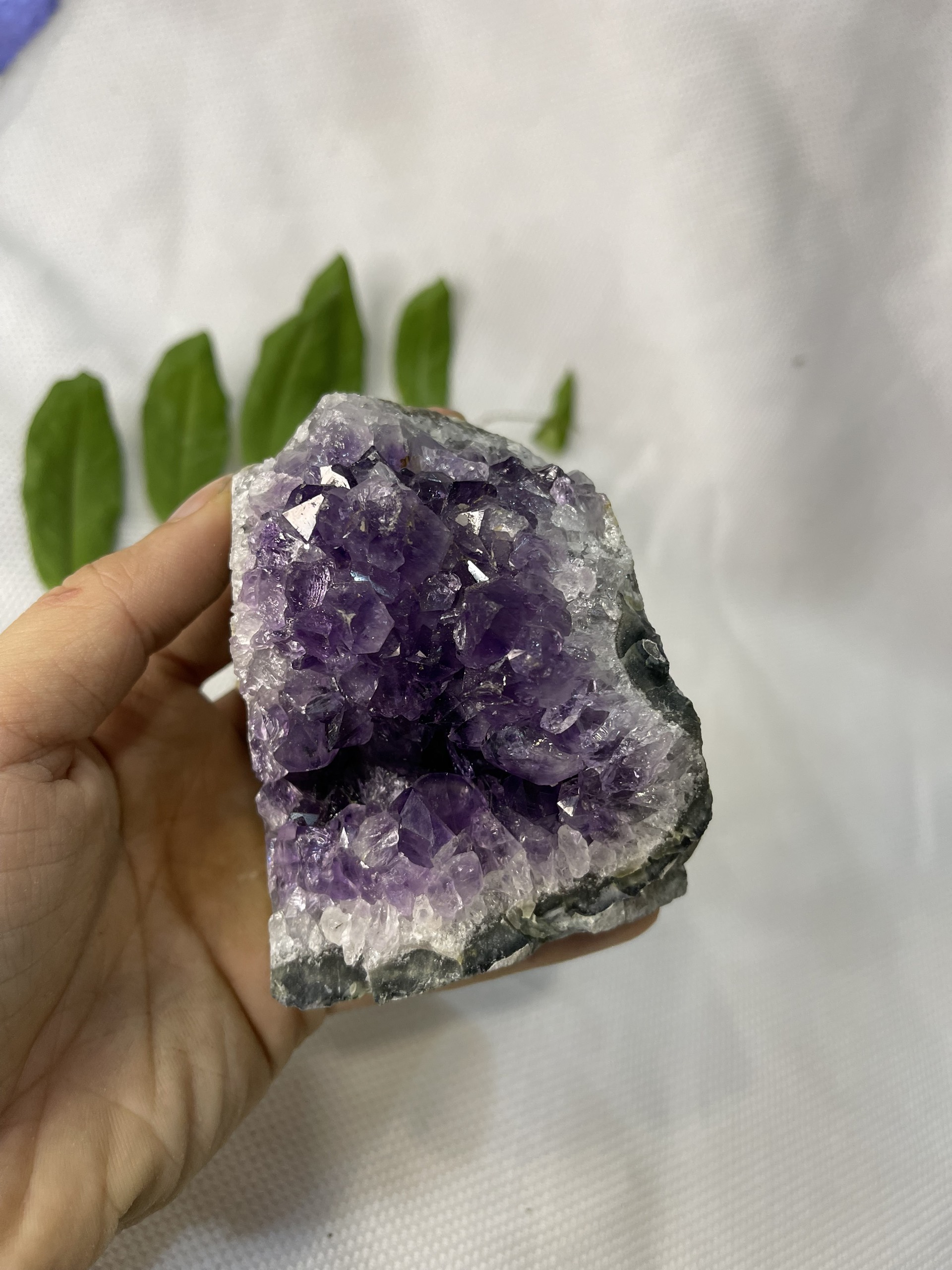 Hốc thạch anh tím nhỏ KT : 9x7 cm (TV43)