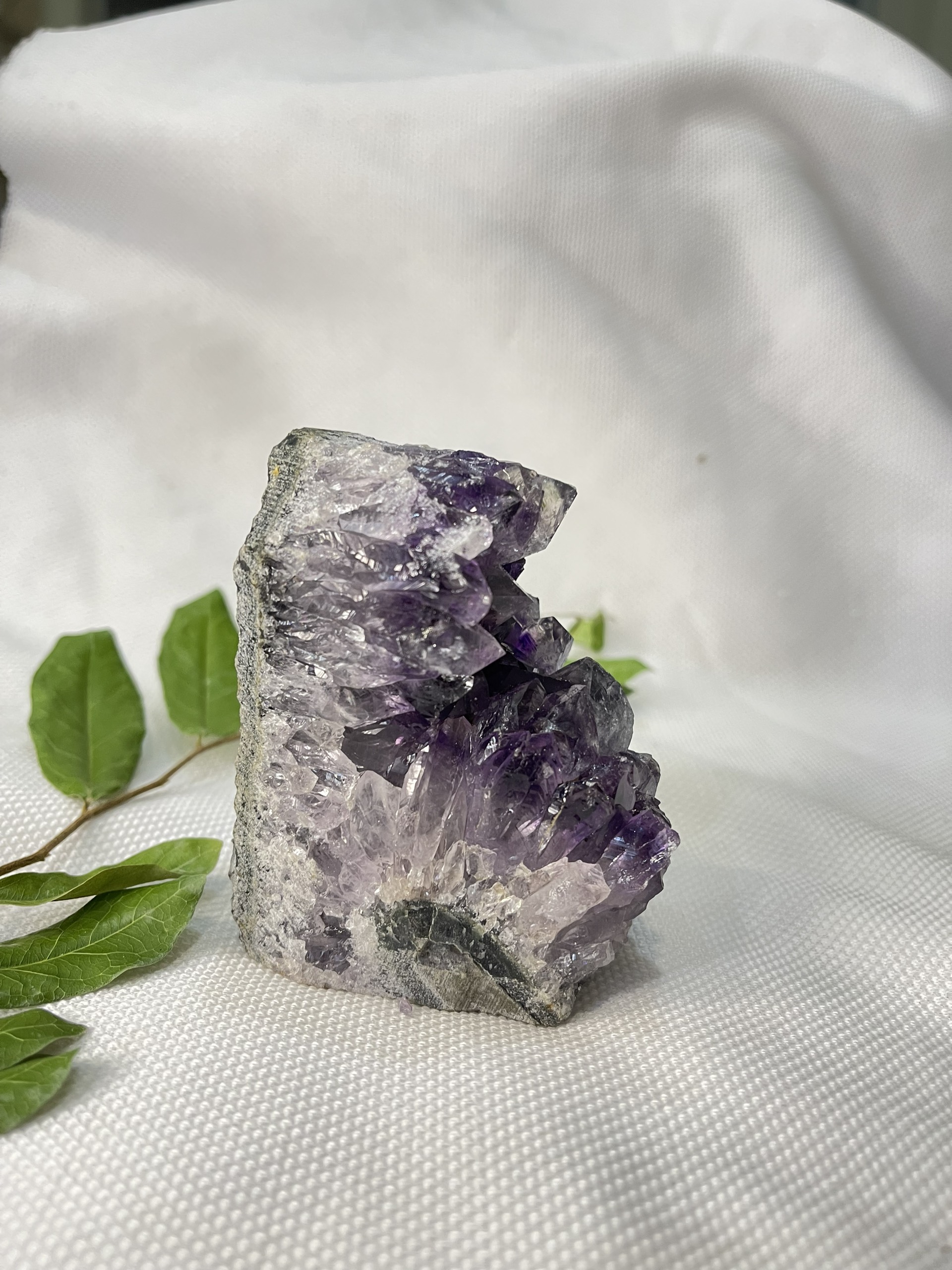 Hốc thạch anh tím nhỏ KT :9.5x 5cm (TV37)