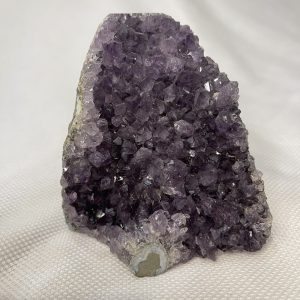 Hốc thạch anh tím nhỏ KT :9x9 cm, KL: 0.726kg (TV72)