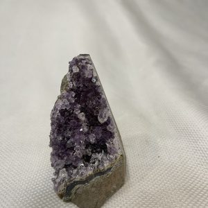 Hốc thạch anh tím nhỏ KT: 7.5 x 4.5cm, KL: 0.168kg (TV85)