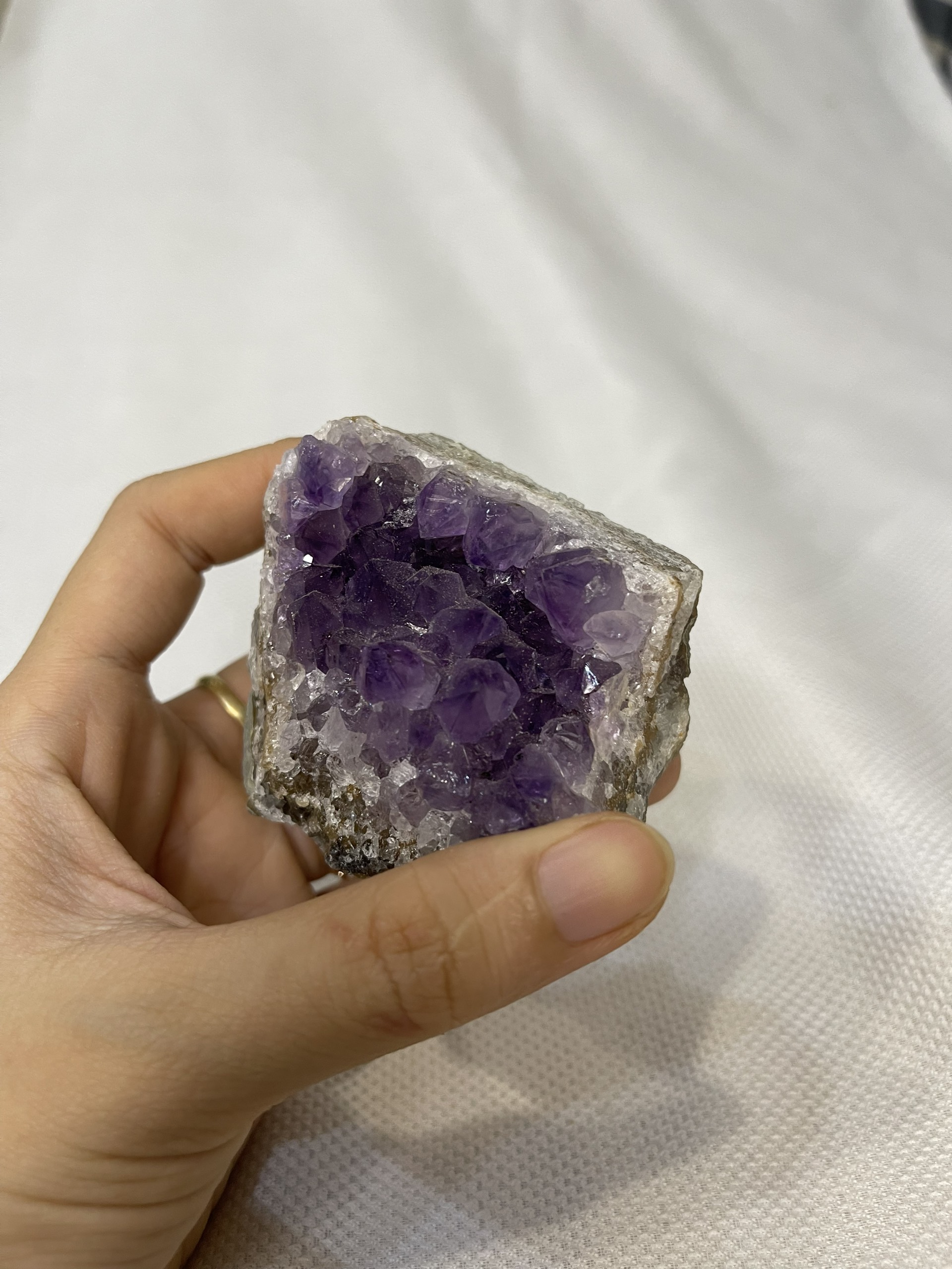 Hốc thạch anh tím nhỏ KT: 6 x 6cm, KL: 0.2kg (TV84)