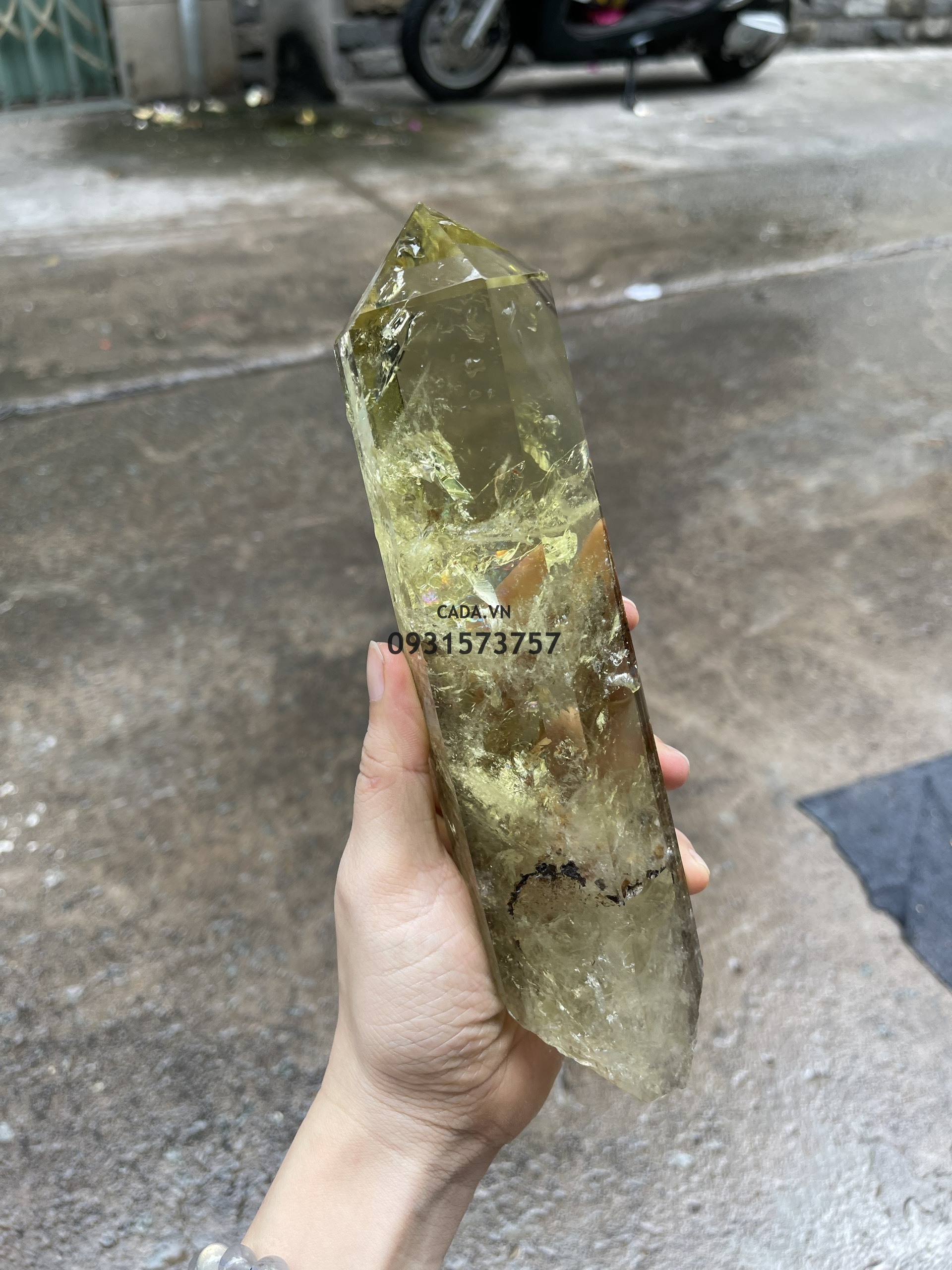 TRỤ THẠCH ANH VÀNG - CHẤT TRONG, KL: 0.745 KG, CAO 21.5 CM (TVL14)