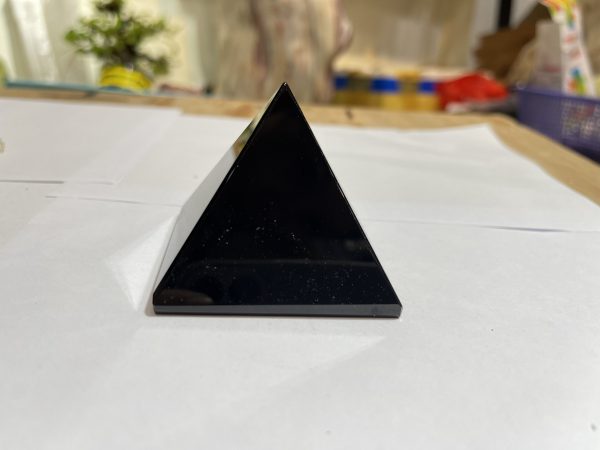 Kim tự tháp Onys đen - đá thanh tẩy, sưu tầm