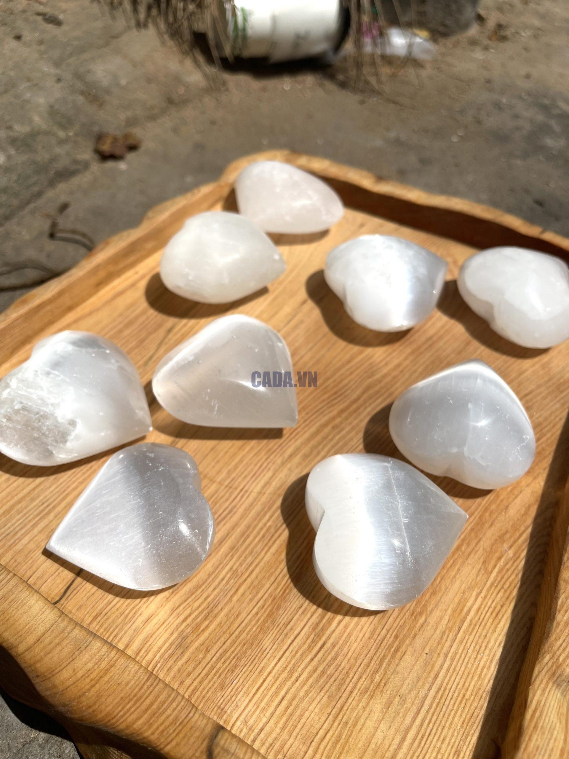 Trái tim đá selenite - Selenite Heart - Đá thanh tẩy, tarot, sưu tầm