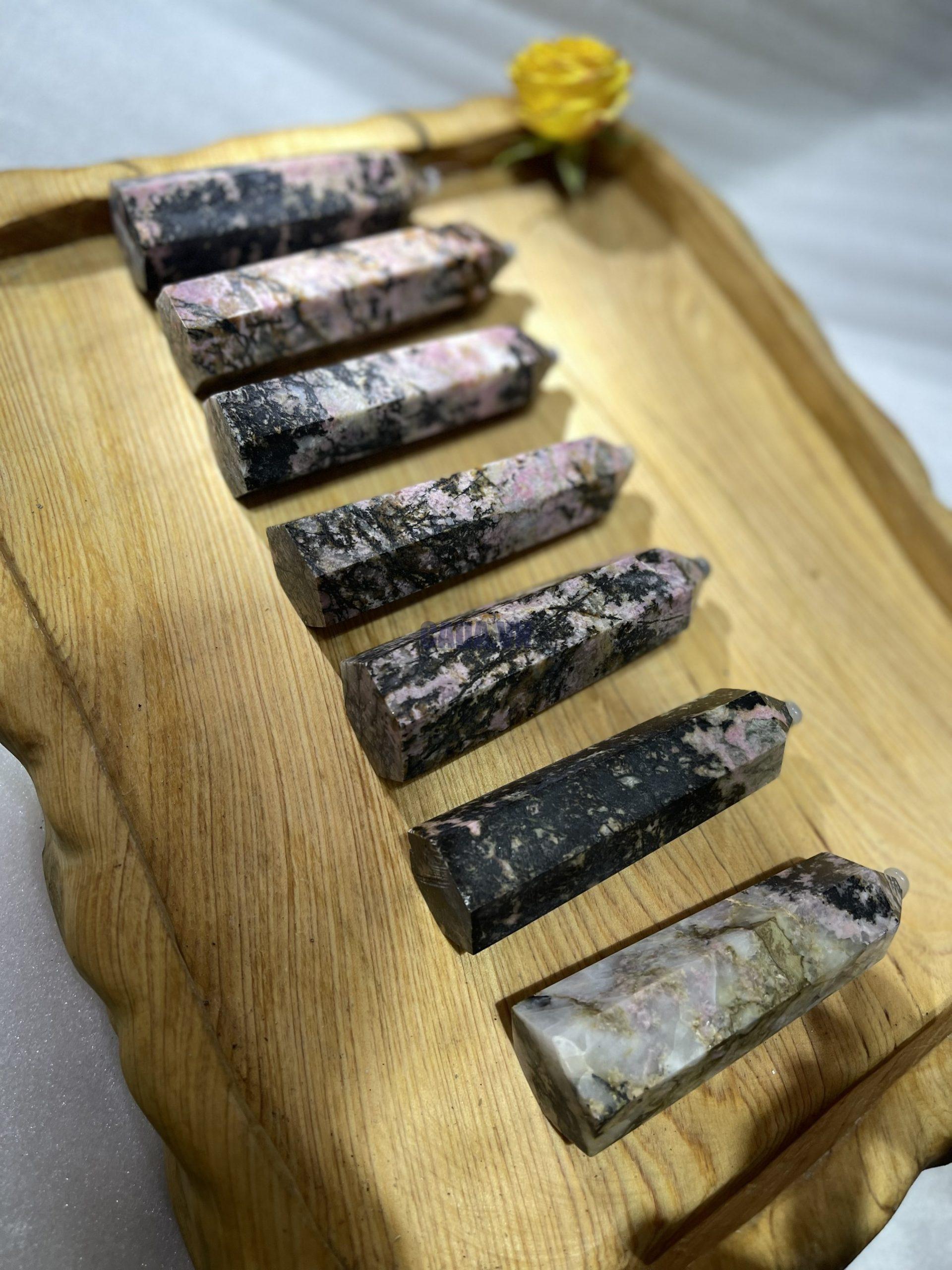 TRỤ ĐÁ TƯỜNG VI - RHODONITE POINT