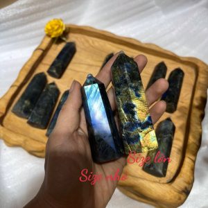 Trụ đá xà cừ - đá hắc nguyệt quang - Labradorite point