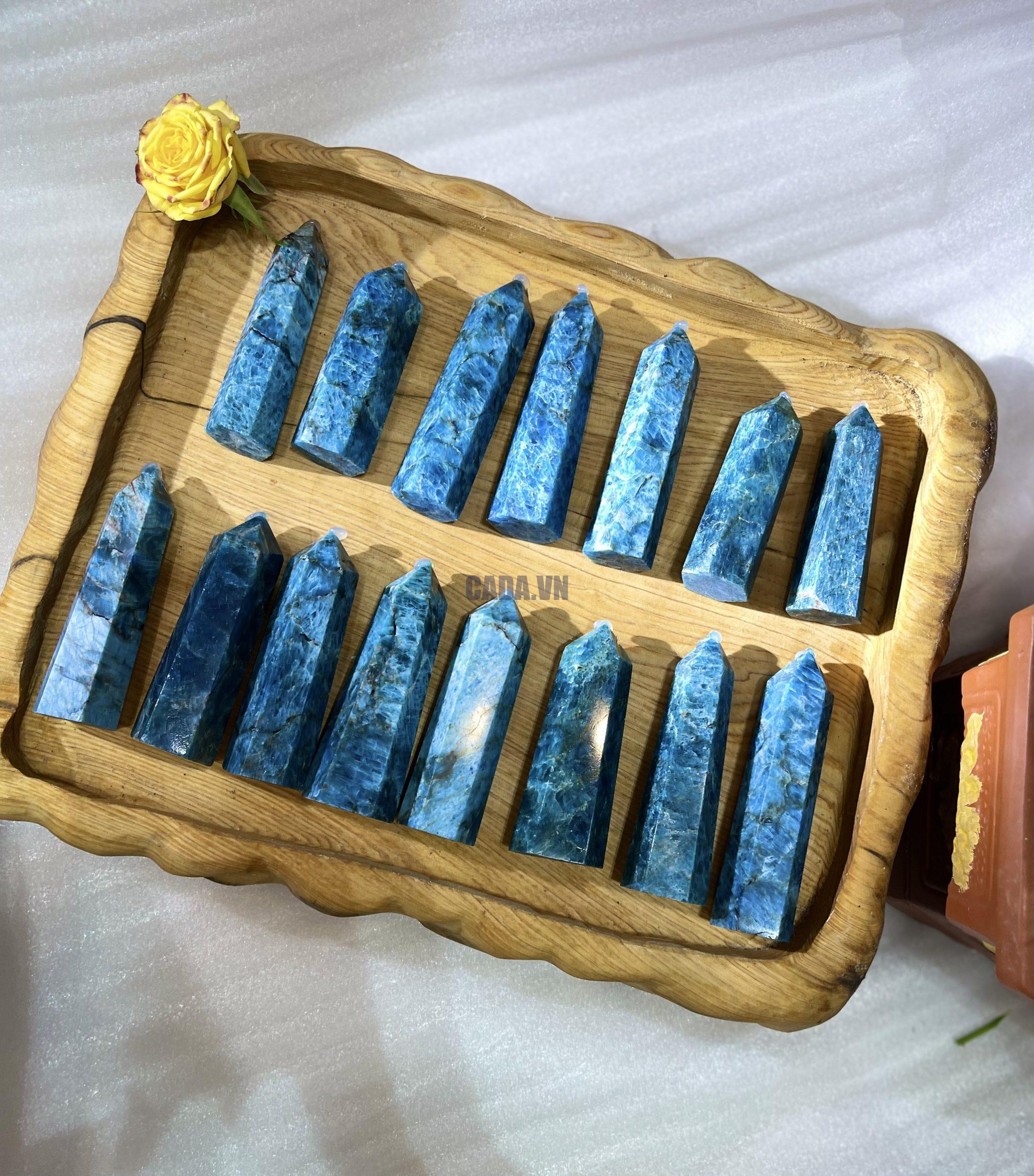 Trụ đá Apatite - Blue Apatite Point