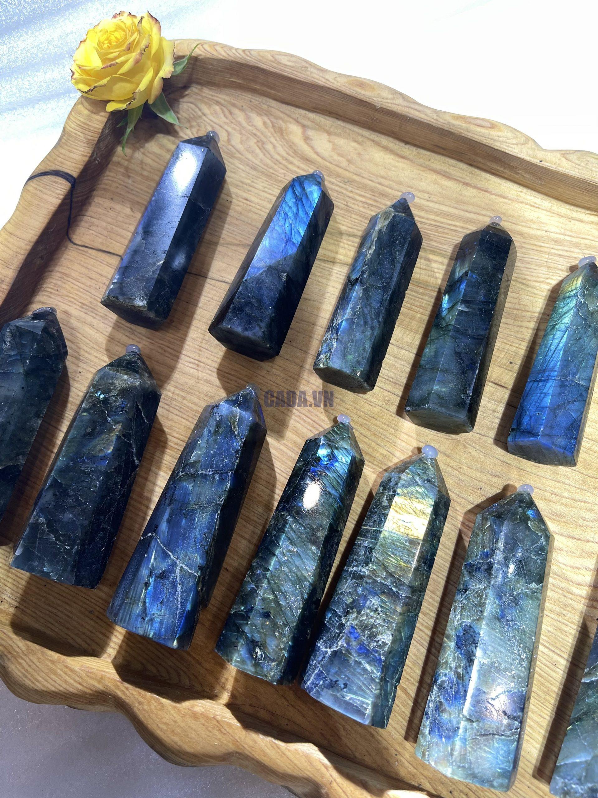 Trụ đá Xà Cừ - Labradorite Point