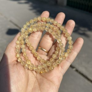 Vòng tay đá Thạch Anh Tóc Vàng (Yellow Rutilated Quartz)