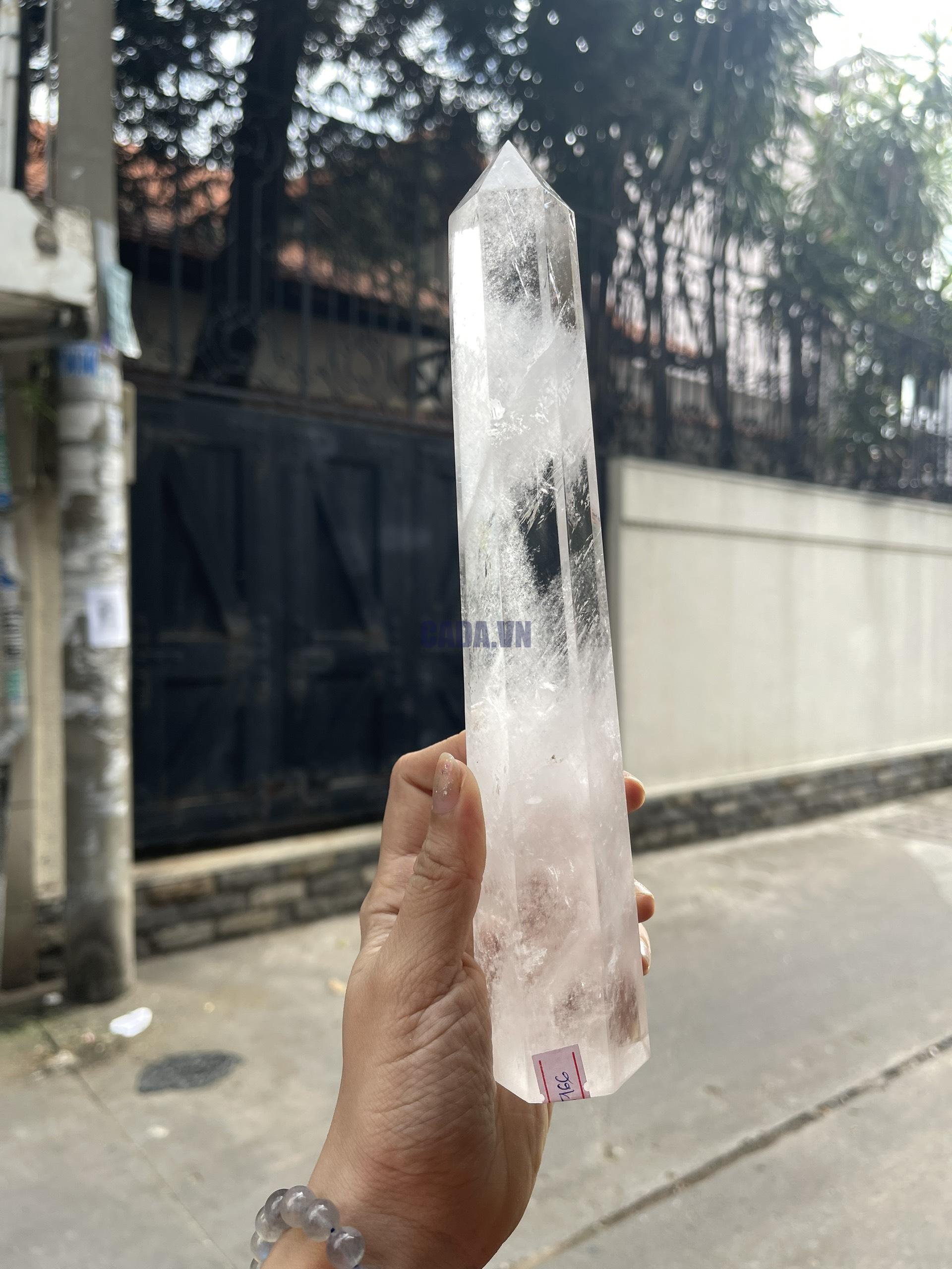 Trụ Thạch Anh Trắng trong – Clear Quartz Point, KT: 24×4.5 CM, KL: 0.59 KG (TTT166)