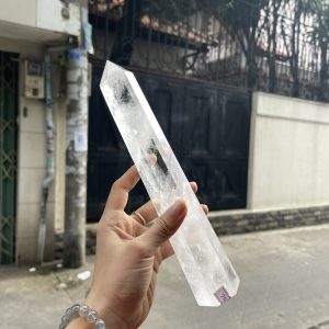 Trụ Thạch Anh Trắng trong – Clear Quartz Point, KT: 24×4.5 CM, KL: 0.59 KG (TTT166)