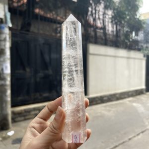 Trụ Thạch Anh Trắng trong – Clear Quartz Point, KT: 16.5×3 CM, KL: 0.22 KG (TTT150)