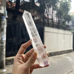 Trụ Thạch Anh Trắng trong – Clear Quartz Point, KT: 16.5×3 CM, KL: 0.22 KG (TTT150)