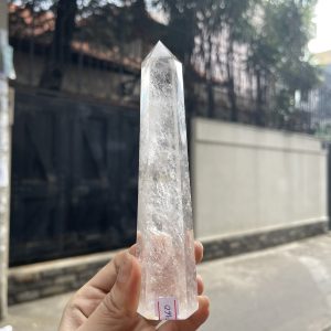Trụ Thạch Anh Trắng trong – Clear Quartz Point, KT: 15.2×3.5 CM, KL: 0.215 KG (TTT160)