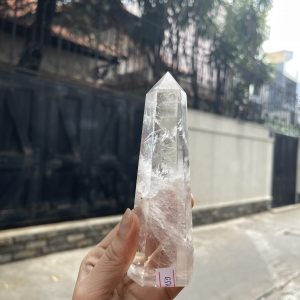 Trụ Thạch Anh Trắng trong – Clear Quartz Point, KT: 13.8×4.3 CM, KL: 0.285 KG (TTT159)