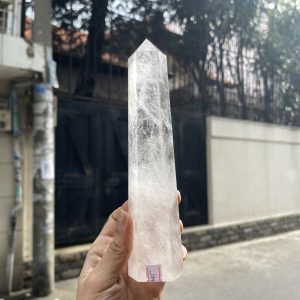 Trụ Thạch Anh Trắng trong – Clear Quartz Point, KT: 19.5×4.5 CM, KL: 0.455 KG (TTT145)