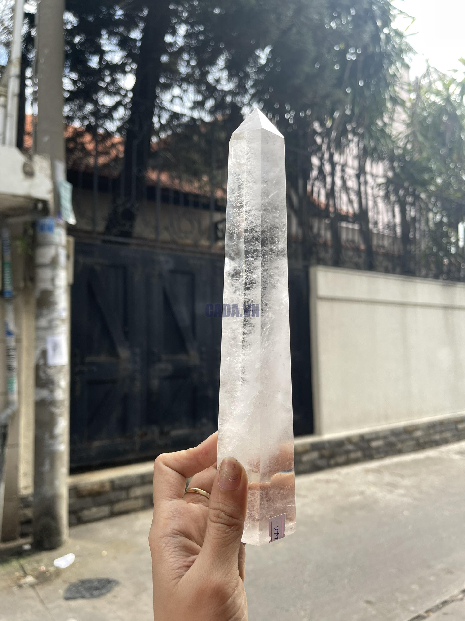 Trụ Thạch Anh Trắng trong – Clear Quartz Point, KT: 23.5×5 CM, KL: 0.61 KG (TTT146)