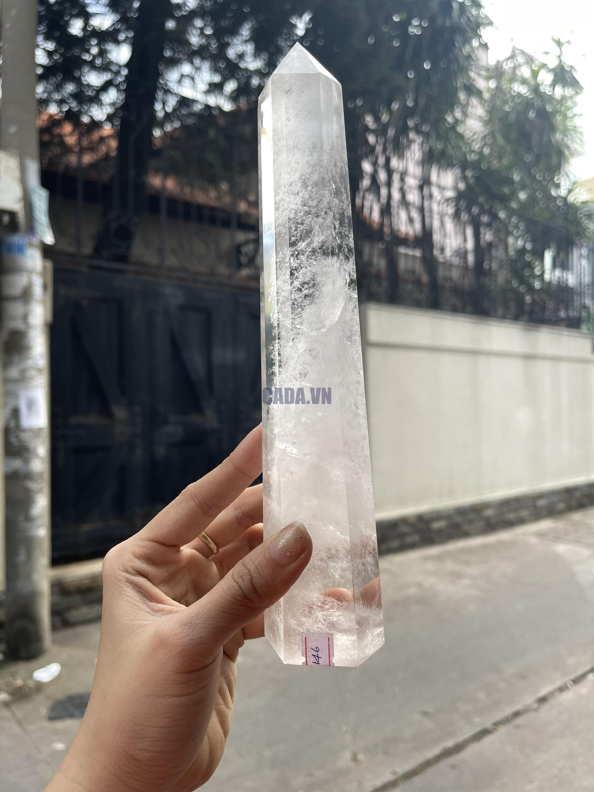 Trụ Thạch Anh Trắng trong – Clear Quartz Point, KT: 23.5×5 CM, KL: 0.61 KG (TTT146)