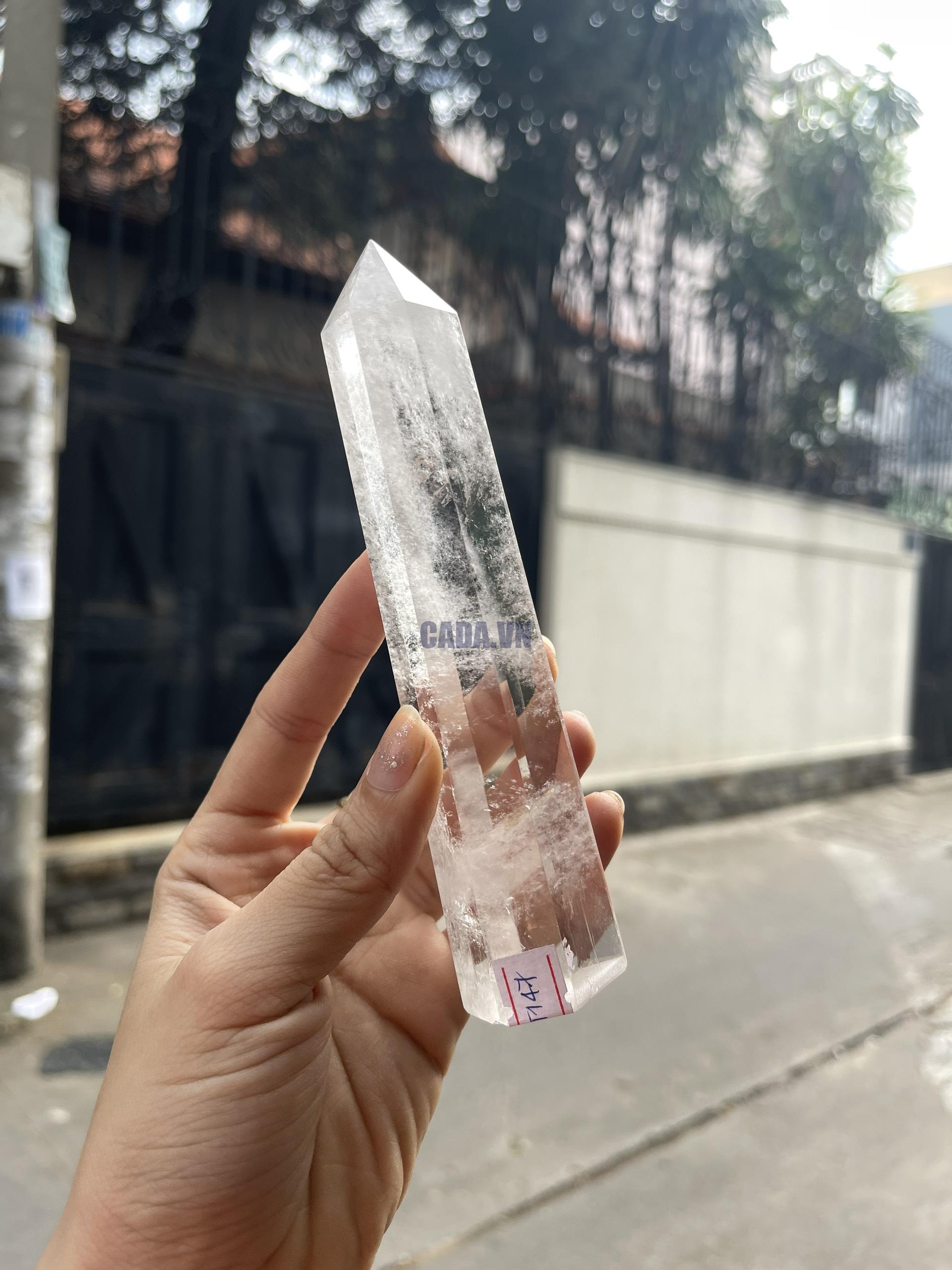 Trụ Thạch Anh Trắng trong – Clear Quartz Point, KT: 15×3.5 CM, KL: 0.185 KG (TTT147)