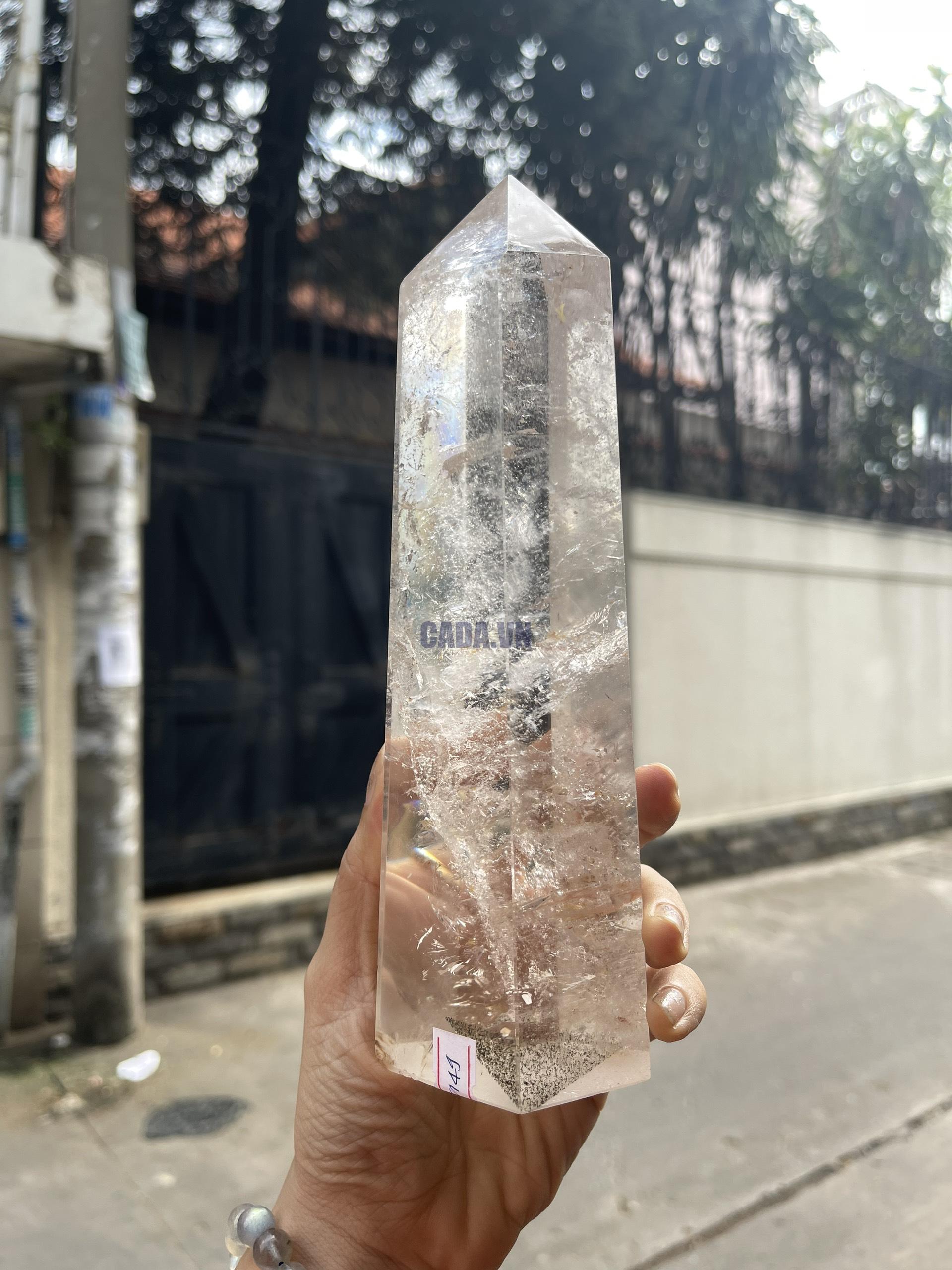 Trụ Thạch Anh Trắng trong – Clear Quartz Point, KT: 20.5×6.5 CM, KL: 0.935 KG (TTT149)