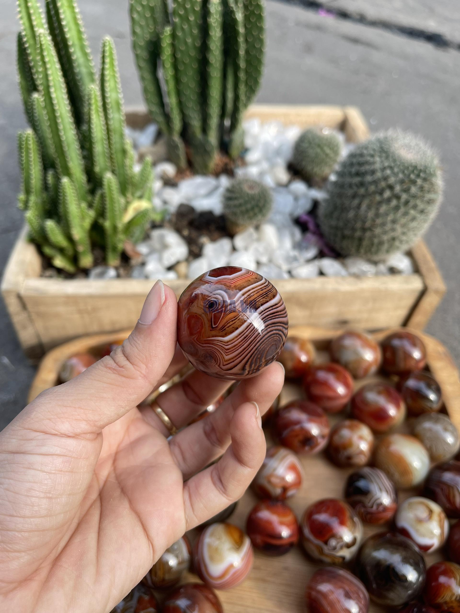 Bi cầu Mã Não Madagascar - Madagascar Agate sphere