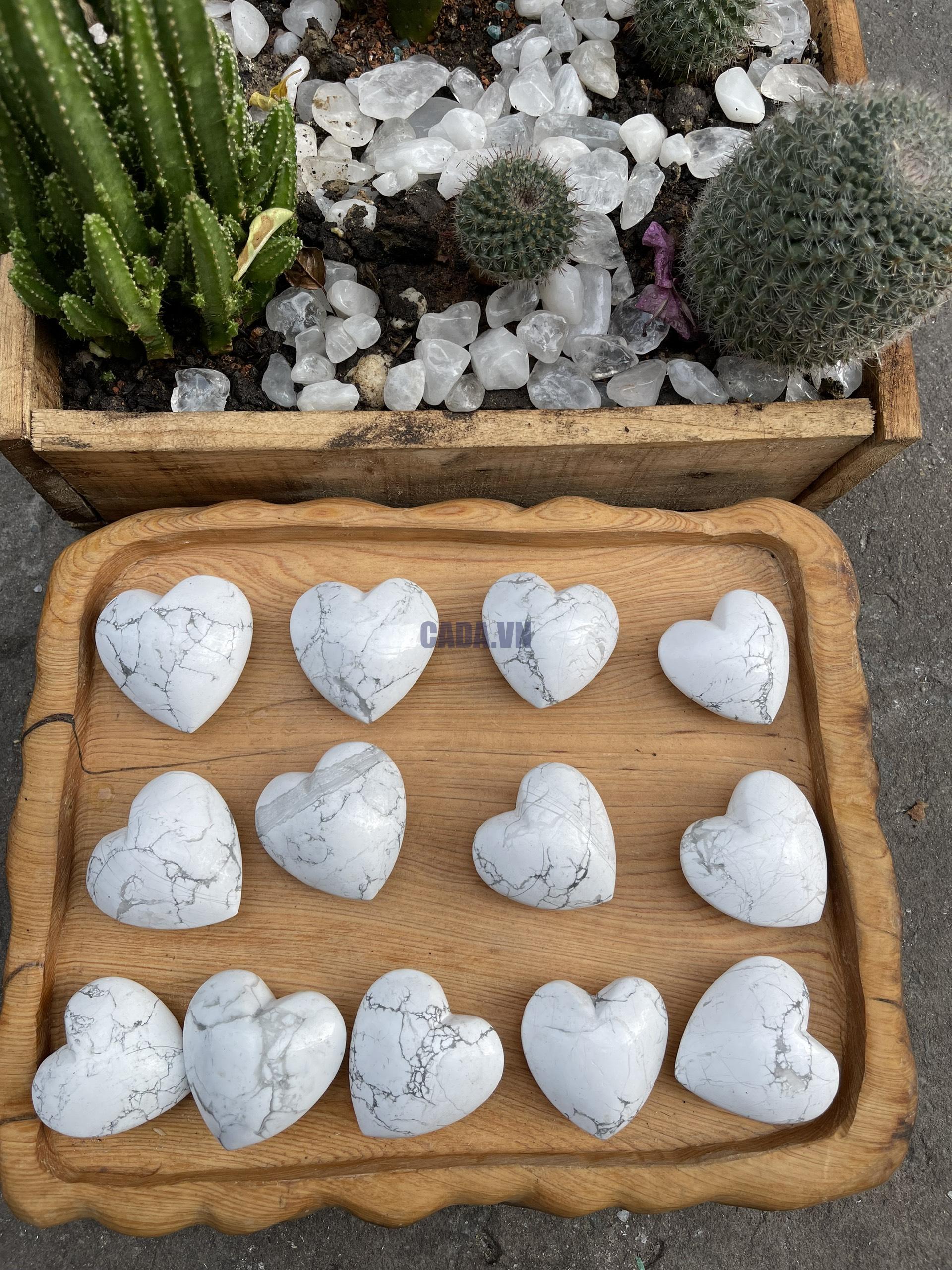 Trái tim đá Bạch Tùng - Howlite Heart