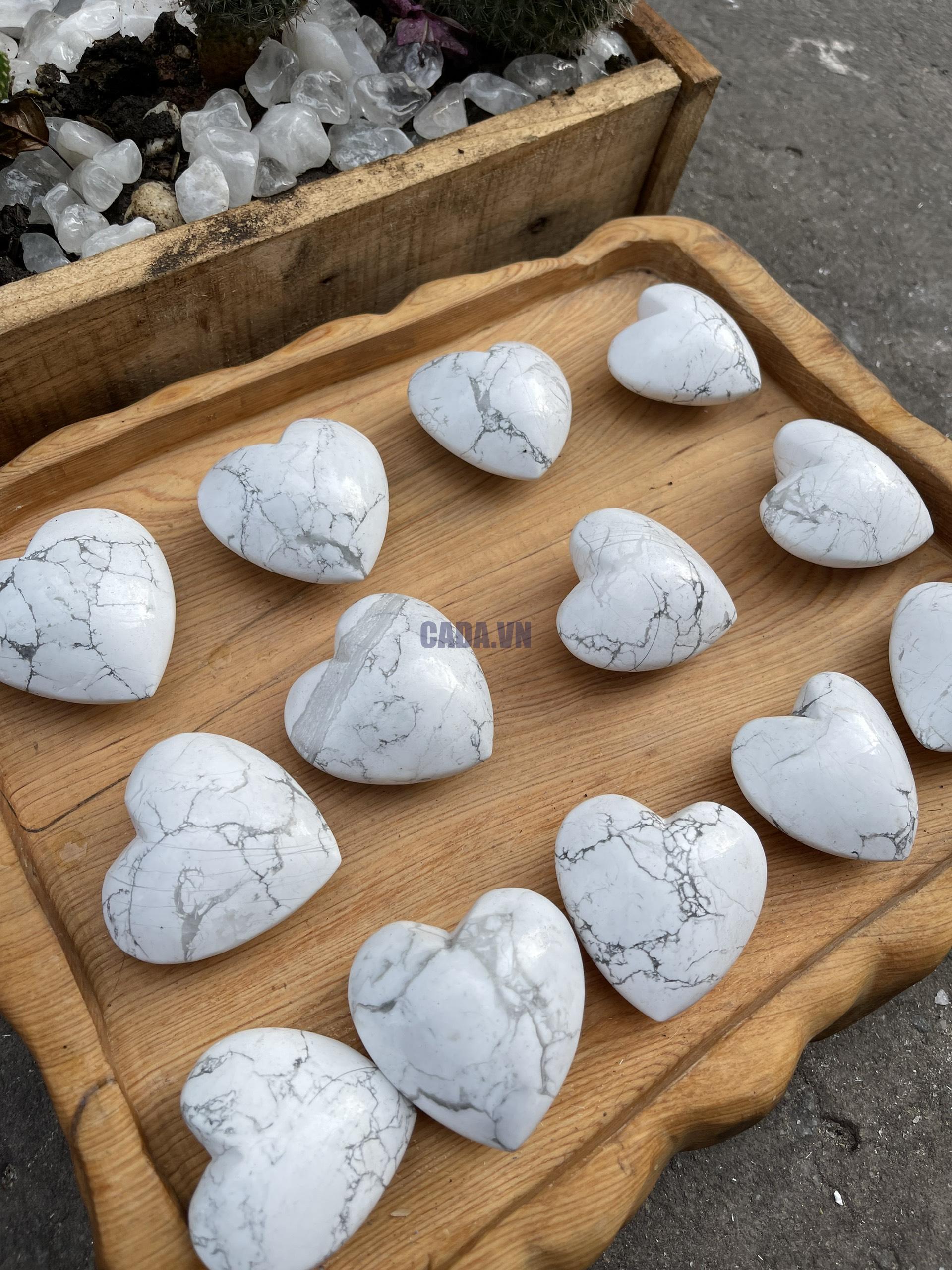 Trái tim đá Bạch Tùng - Howlite Heart