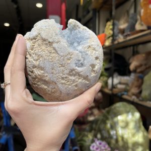 ĐÁ TINH THỂ CELESTINE, KL: 1.05 KG, KT: 10×11 CM (CLT17)
