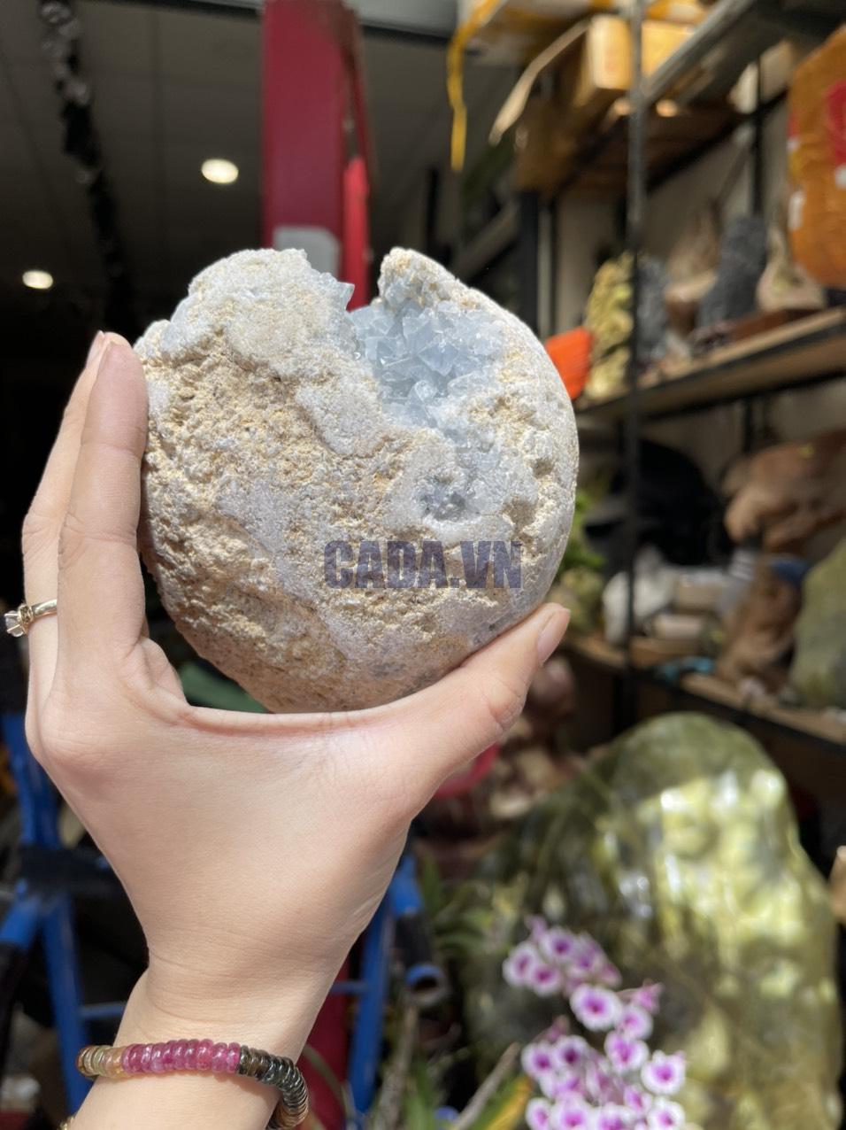 ĐÁ TINH THỂ CELESTINE, KL: 1.05 KG, KT: 10×11 CM (CLT17)